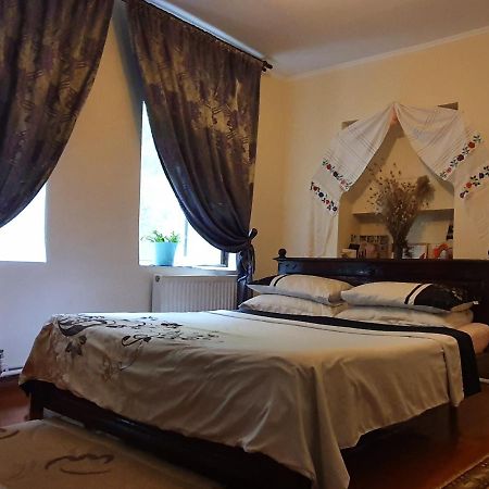 Authentic Apartment In The Centre Chisinau Exterior photo